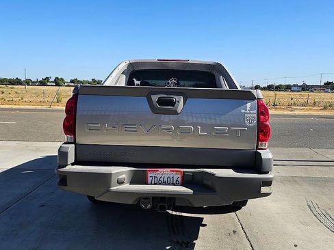 Used 2002 Chevrolet Avalanche 2WD w/ Convenience Pkg image 6