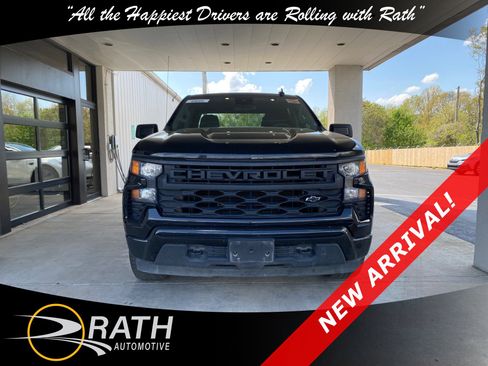 Used 2022 Chevrolet Silverado 1500 Custom w/ LPO, Dark Essentials Package image 3