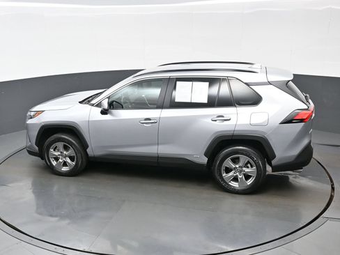 Used 2025 Toyota RAV4 XLE AWD/4WD image 37