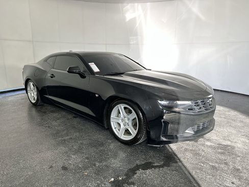 Used 2022 Chevrolet Camaro LT image 4