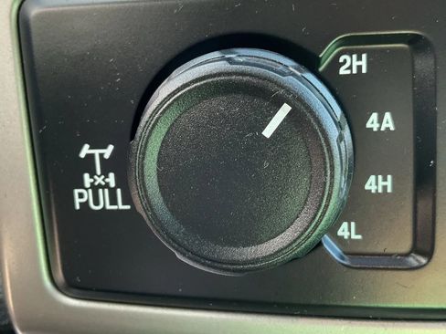 Used 2019 Ford F150 Lariat w/ FX4 Off-Road Package image 32