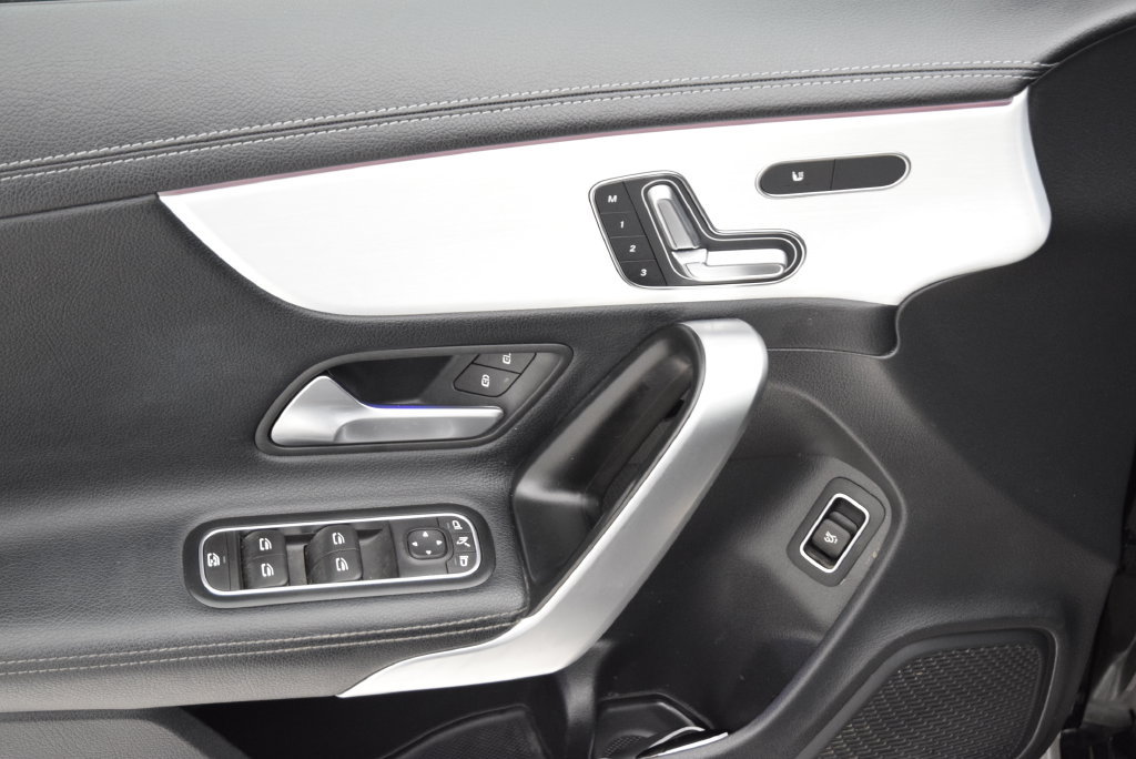 Used 2023 Mercedes-Benz CLA 250 image 22