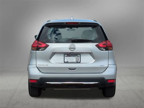 Used 2017 Nissan Rogue S image 5