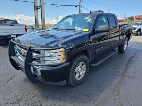 Used 2008 Chevrolet Silverado 1500 LT w/ Power Pack Plus AWD/4WD image 3