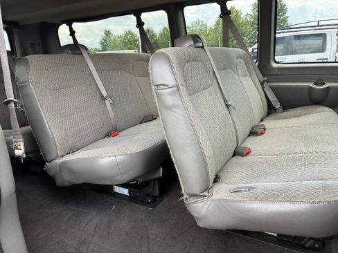 Used 2025 Chevrolet Express 3500 LT w/ LT Preferred Equipment Group RWD image 14