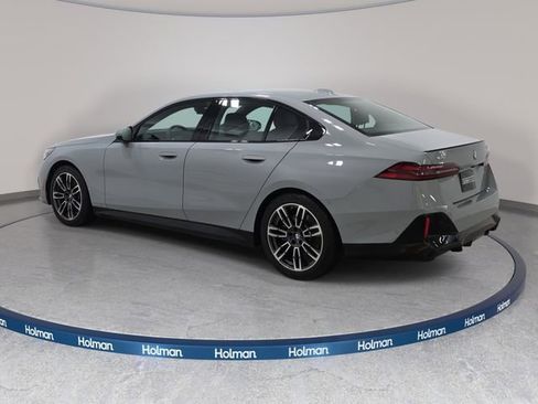 Certified 2026 BMW 530i xDrive w/ M Sport Package image 7