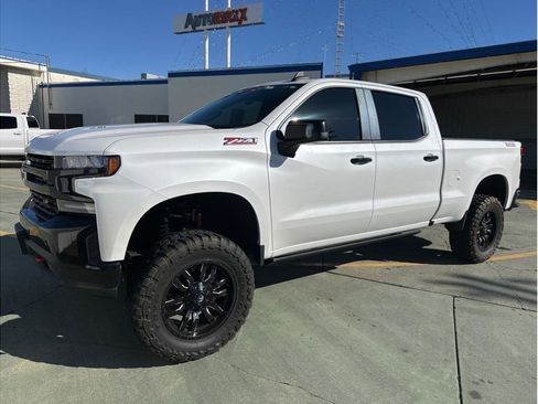 Used 2020 Chevrolet Silverado 1500 LT Trail Boss image 1