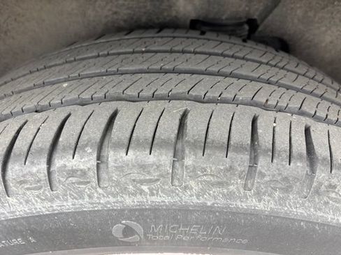 Used 2023 GMC Terrain SLT w/ LPO, Floor Liner Package FWD image 13