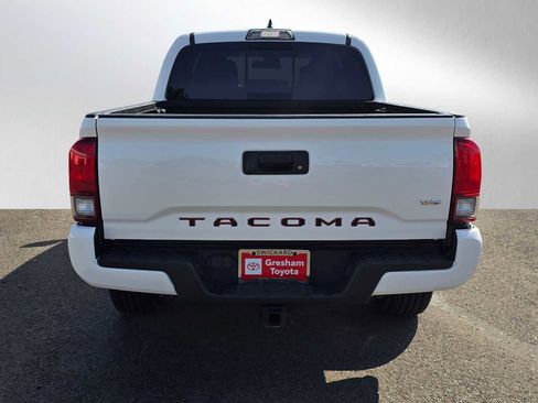 Used 2019 Toyota Tacoma TRD Sport AWD/4WD image 5
