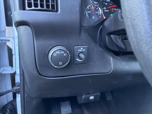 Used 2024 Chevrolet Express 2500 w/ Driver Convenience Package image 15
