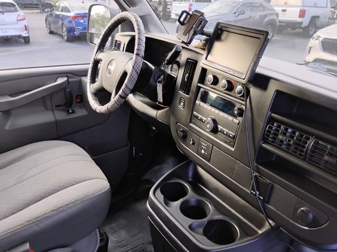 Used 2016 GMC Savana 2500 image 60