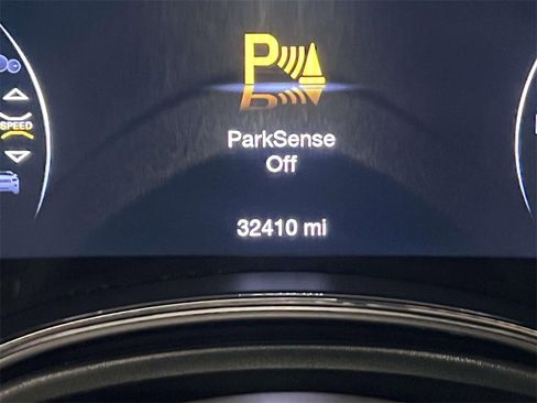 Used 2022 Jeep Grand Cherokee Laredo X image 25