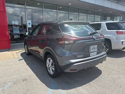 Used 2021 Nissan Kicks S FWD image 4