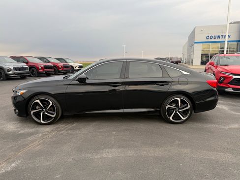 Used 2018 Honda Accord Sport image 2