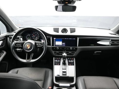 Certified 2022 Porsche Macan AWD/4WD image 19