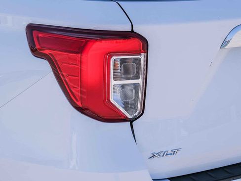 Used 2023 Ford Explorer XLT w/ Equipment Group 202A RWD image 7