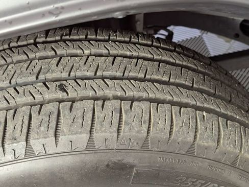 Used 2025 Jeep Wrangler Unlimited Sahara w/ Safety Group AWD/4WD image 9