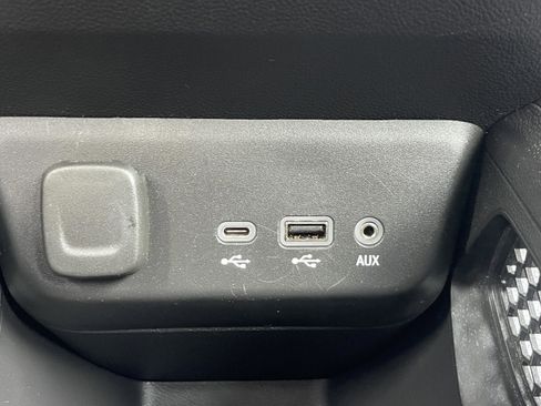 Used 2023 Chevrolet TrailBlazer LS FWD image 32