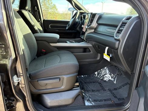 New 2026 RAM 2500 Big Horn AWD/4WD image 17
