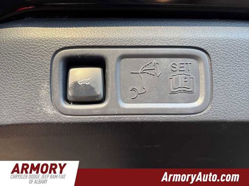 Used 2024 Ford Expedition Limited image 33