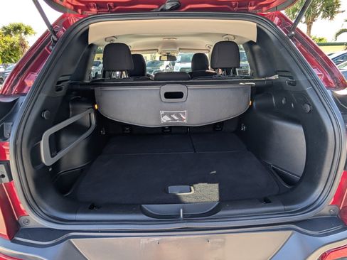 Used 2017 Jeep Cherokee Altitude image 14