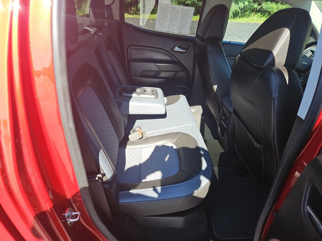 Used 2015 Chevrolet Colorado Z71 AWD/4WD image 29
