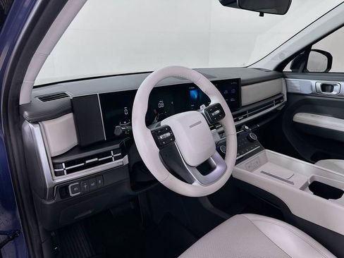 Certified 2025 Hyundai Santa Fe SEL image 9