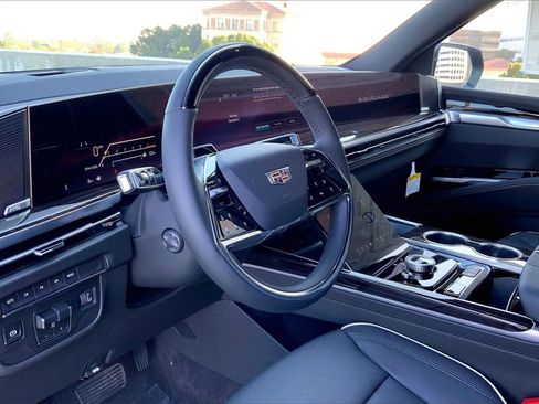 New 2026 Cadillac Escalade Luxury image 9