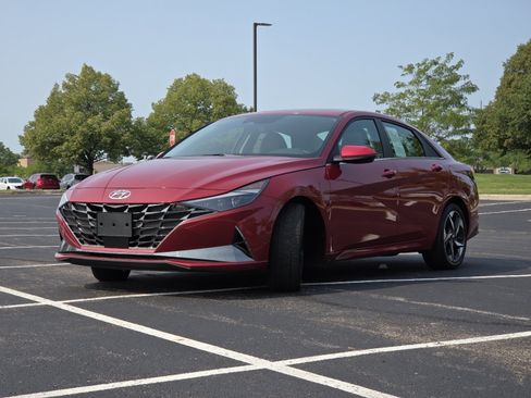 Used 2022 Hyundai Elantra Limited FWD image 20