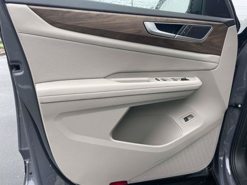 New 2026 Volkswagen Atlas SE FWD image 16