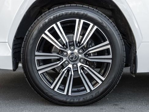 Used 2024 Lexus LX 600 4WD w/ Luxury Package image 15