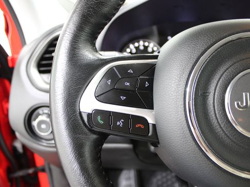 Used 2023 Jeep Renegade Latitude w/ Premium Group image 10