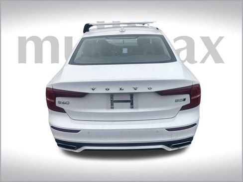 Used 2022 Volvo S60 B5 Momentum w/ Advanced Package image 32