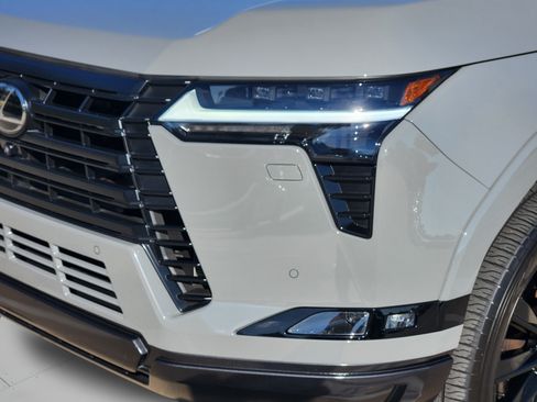Used 2026 Lexus GX 550 w/ Cold Area Package AWD/4WD image 40