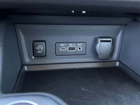 New 2025 Nissan Sentra SR image 12