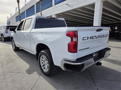 Used 2021 Chevrolet Silverado 1500 LT image 4