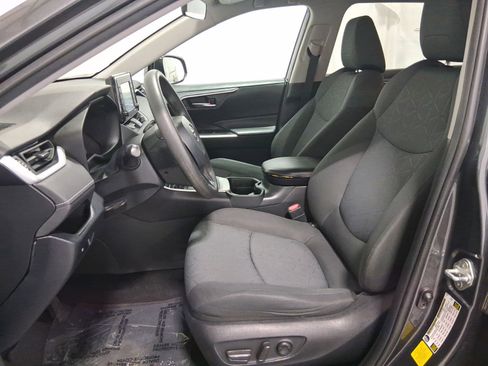 Used 2020 Toyota RAV4 XLE FWD image 13