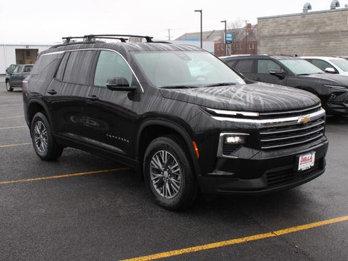 New 2026 Chevrolet Traverse LT w/ Driver Confidence Package AWD/4WD image 3