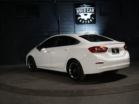 Used 2019 Chevrolet Cruze LT w/ LT Fleet Convenience Package image 3