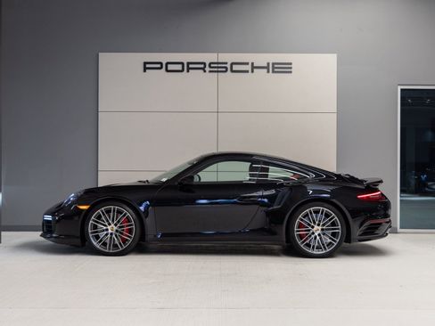 Certified 2019 Porsche 911 Turbo image 2