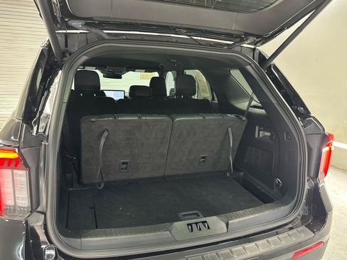 Used 2025 Ford Explorer ST-Line w/ Premium Package RWD image 12