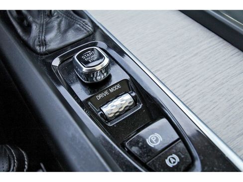 Used 2021 Volvo XC60 T5 Inscription w/ Advanced Package image 25