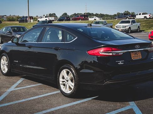 Used 2018 Ford Fusion SE FWD image 7