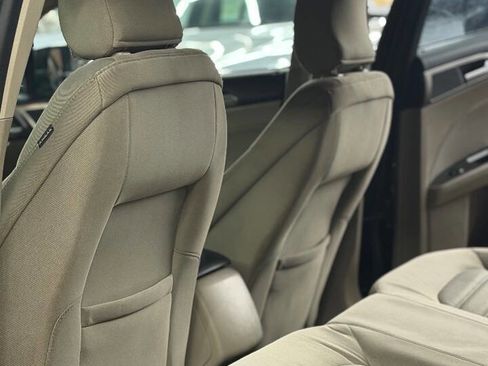 Used 2017 Ford Fusion SE image 8