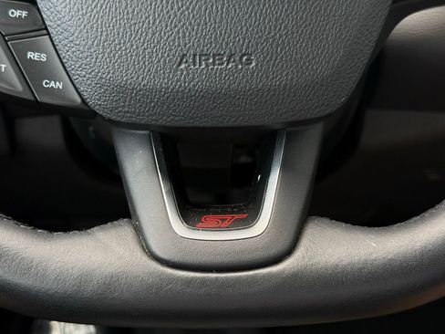 Used 2018 Ford Focus ST FWD image 39