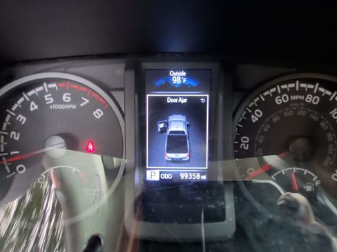 Used 2021 Toyota Tacoma SR RWD image 16
