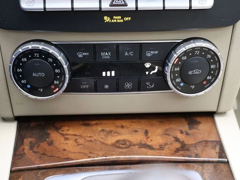 Used 2013 Mercedes-Benz C 300 4MATIC Sedan image 23