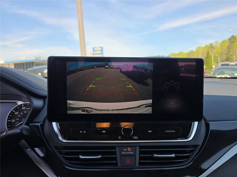 Used 2024 Nissan Altima 2.5 SR w/ SR Premium Package image 26