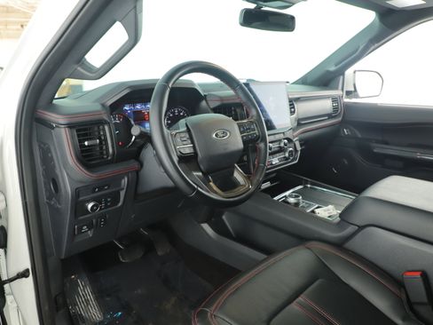 Used 2022 Ford Expedition Limited image 7