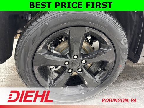 New 2025 Jeep Grand Cherokee Limited w/ Black Appearance Package image 8